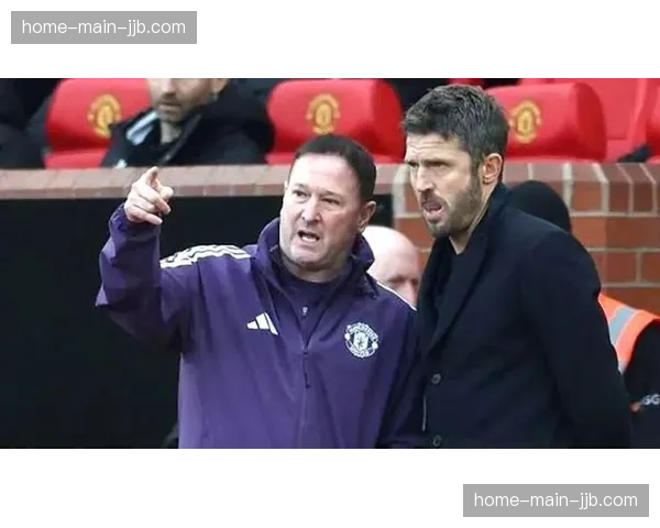 卡里克战术革命：曼联重启4-2-3-1阵型构建-快速反击+高位压迫-双轨体系