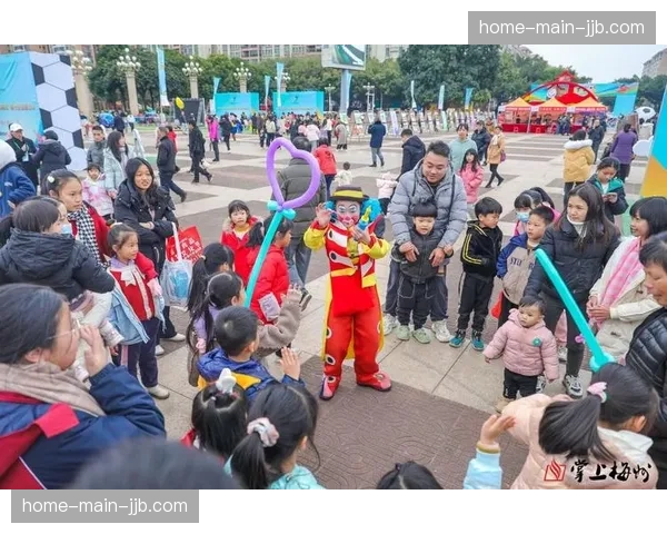 “全民足球日”活动在全国多地展开，前国脚现场互动